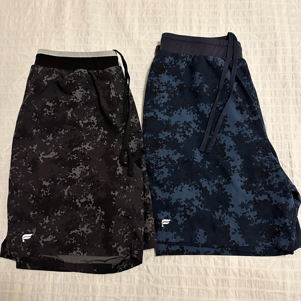 Barely worn Fabletics 9 inch inseam lined workout shorts.